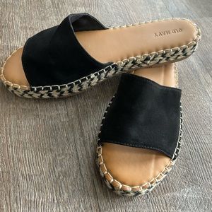Women’s Old Navy black sandals